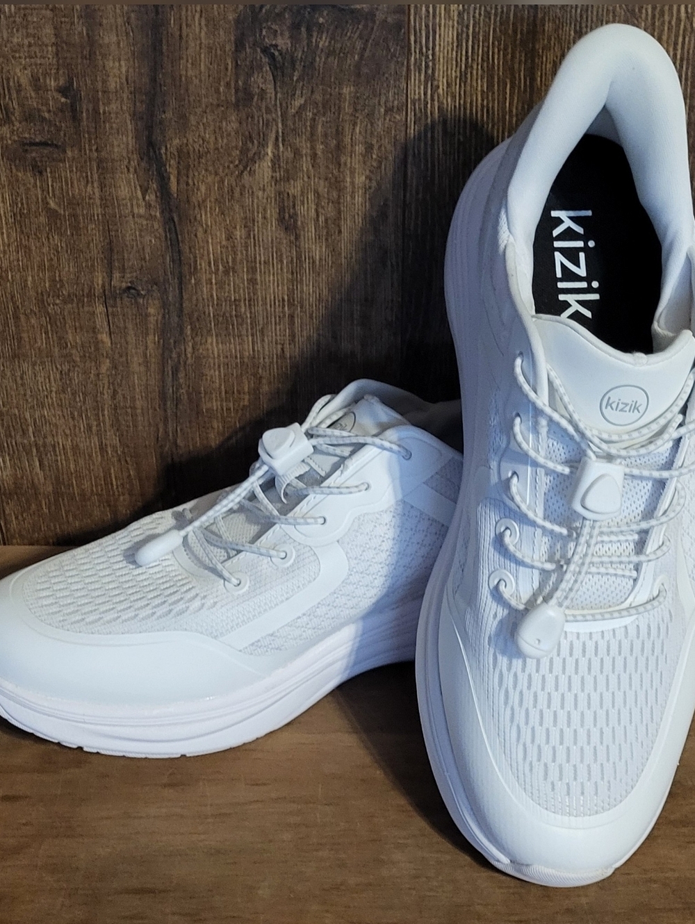 NWOT Women's Kizik Hands Free Tennis Shoes (Size 11)